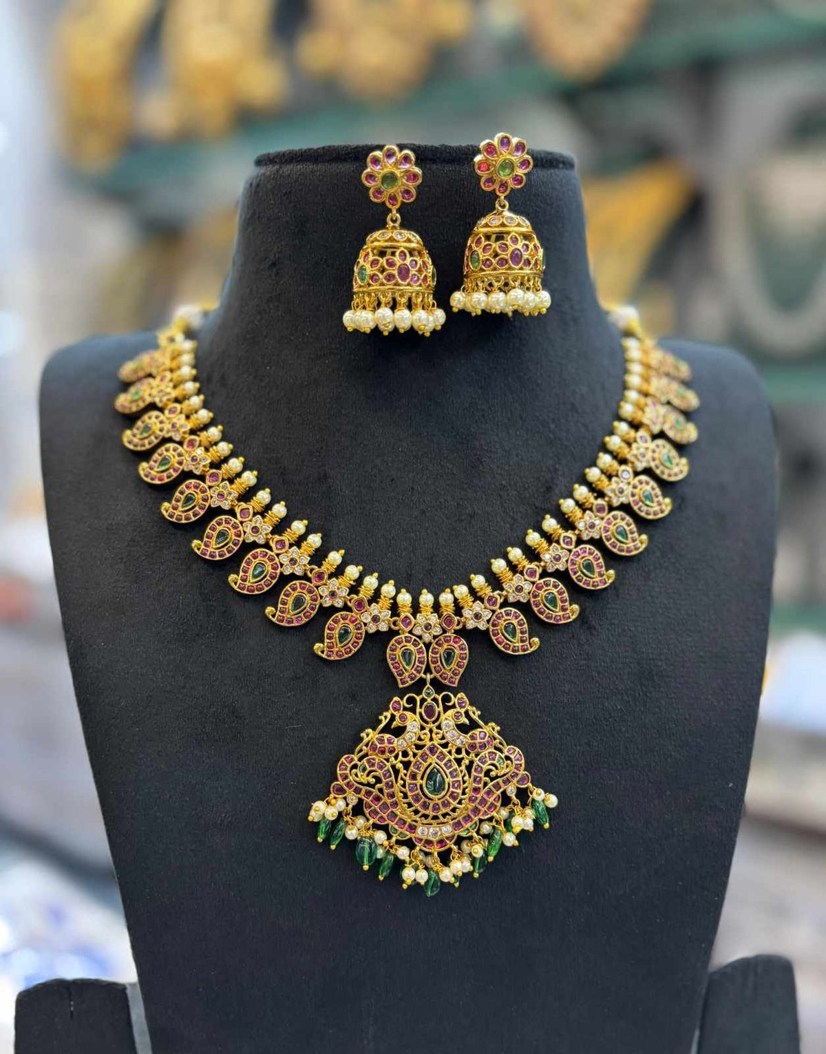 gold-finish-kemp-stone-necklace-set-with-jhumka