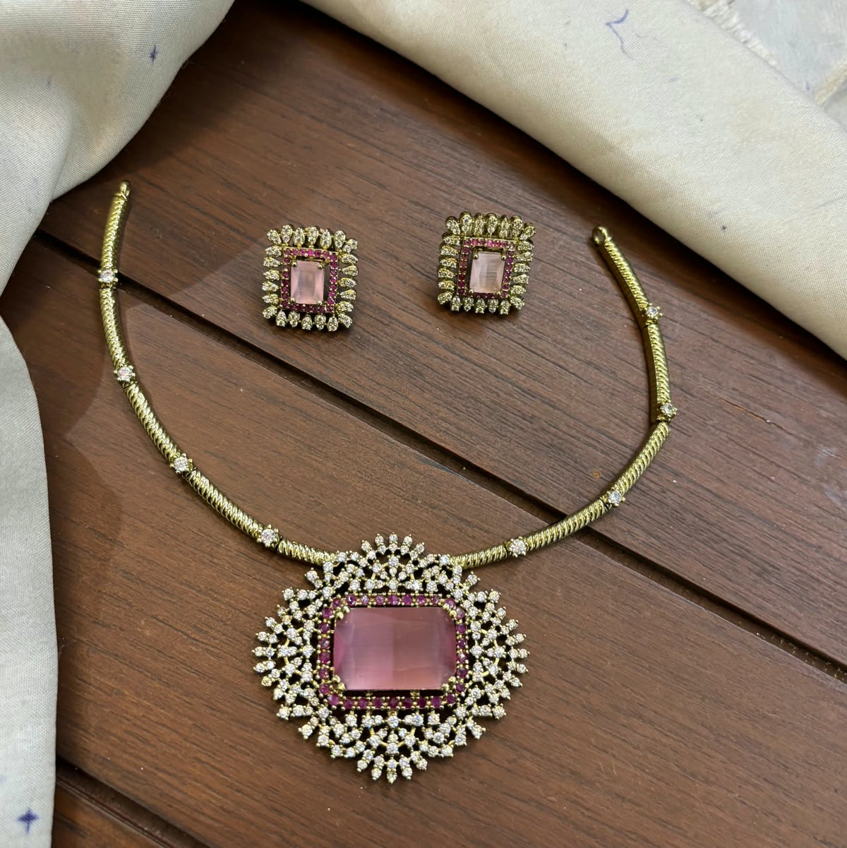 gold-finish-ad-stone-necklace-set