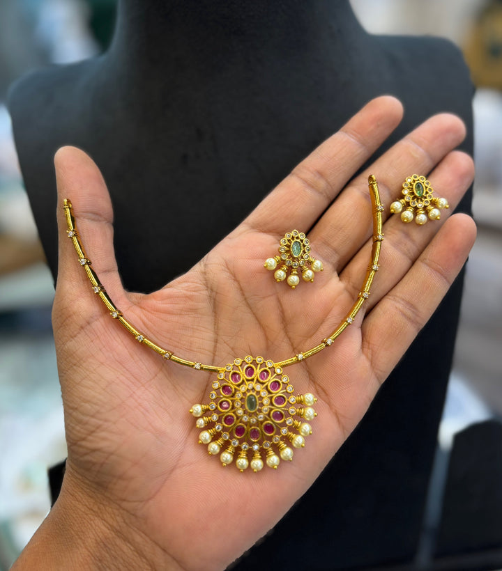 Adstone necklace set