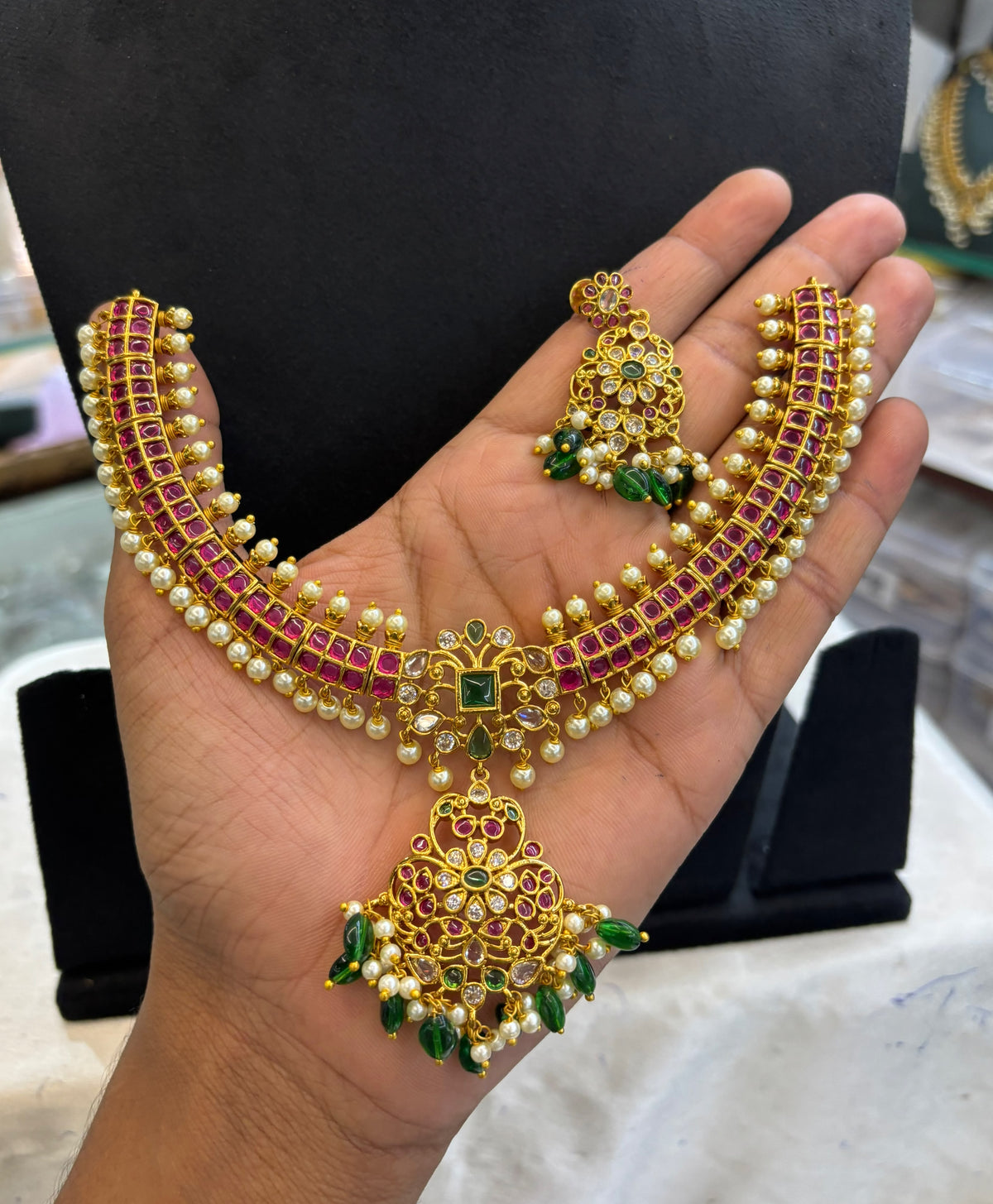 kemp-stone-necklace-set