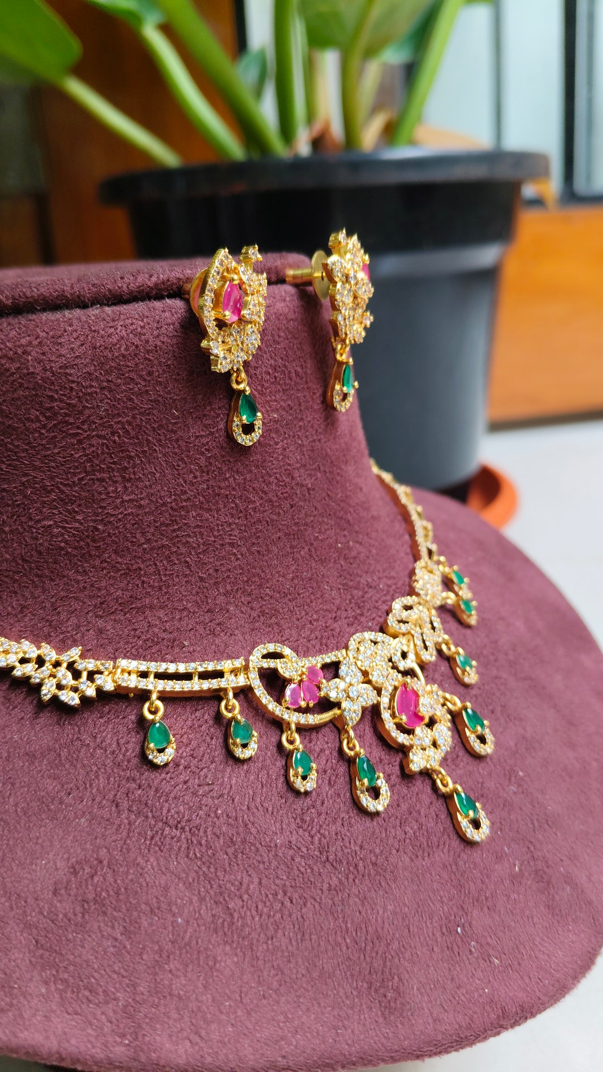 gold-finish-ad-stone-necklace-set